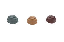 Load image into Gallery viewer, Contemplative Toad - Sand (Miniature Zisha Tea Pet)